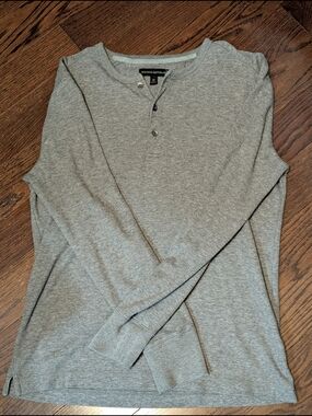 Banana Republic Men's Light Gray Long-Sleeve Henley Cotton Blend